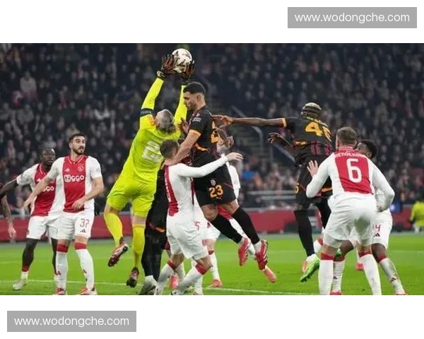 欧联杯波兰站激战正酣 球迷热情高涨赛事悬念不断