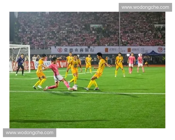 西安足球赛事盛况再现 激烈角逐点燃球迷激情成就城市体育新风尚